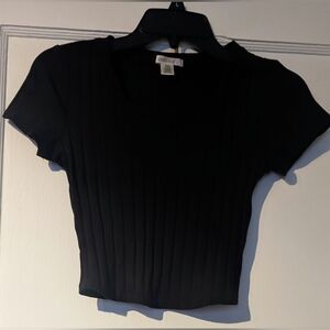 BOZZOLO Women's Solid Black Stretch Ribbed Crop V- Neck Short Sleeves Top. Sz S